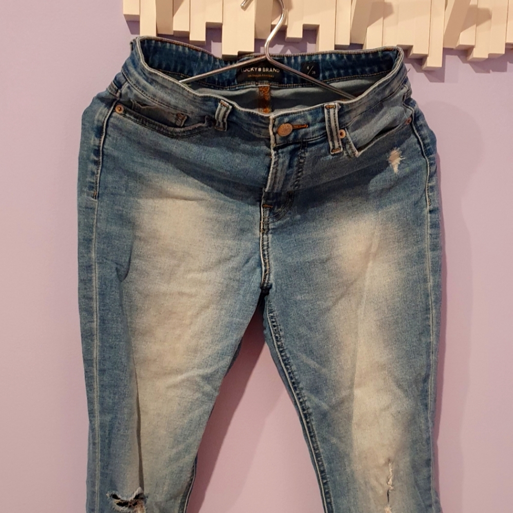 Jeans size 28